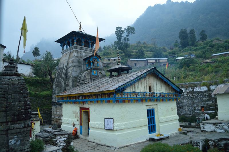 त्रियुगीनारायण, त्रियुगीनारायण, सोनप्रयाग के पास
